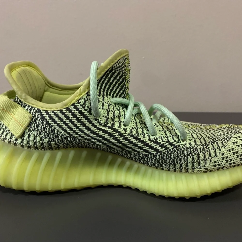 Men’s adidas Yeezy Boost 350 V2 Yeezreel Non-Reflective Kanye West Size 8.5